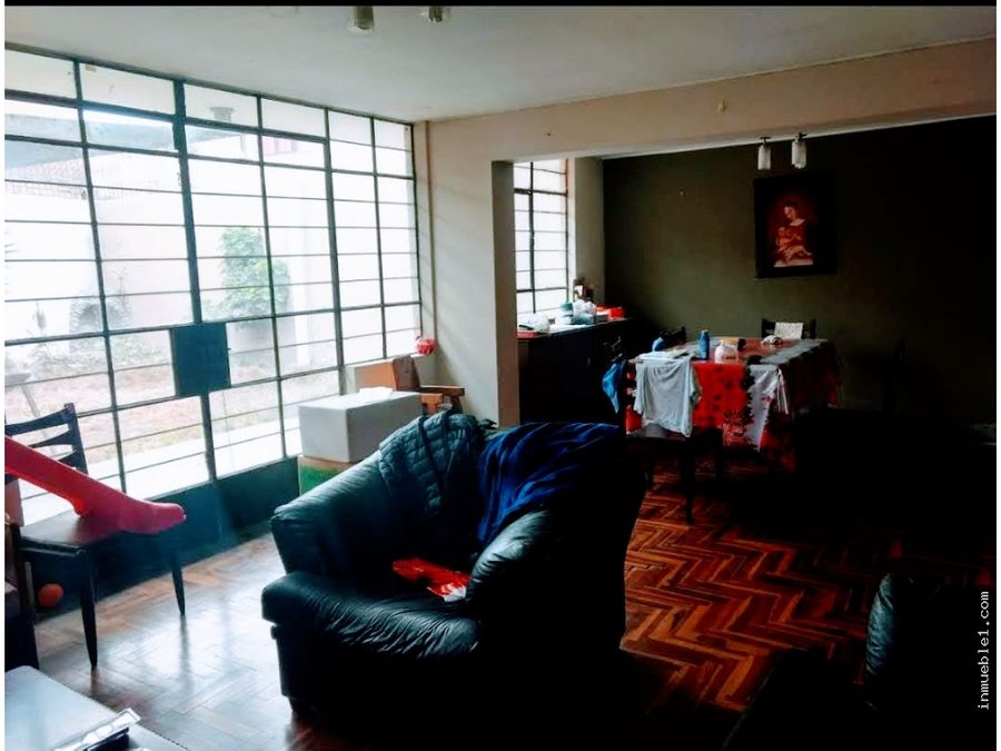 VENTA DE CASA FRENTE A PARQUE URB. TRINIDAD LIMA